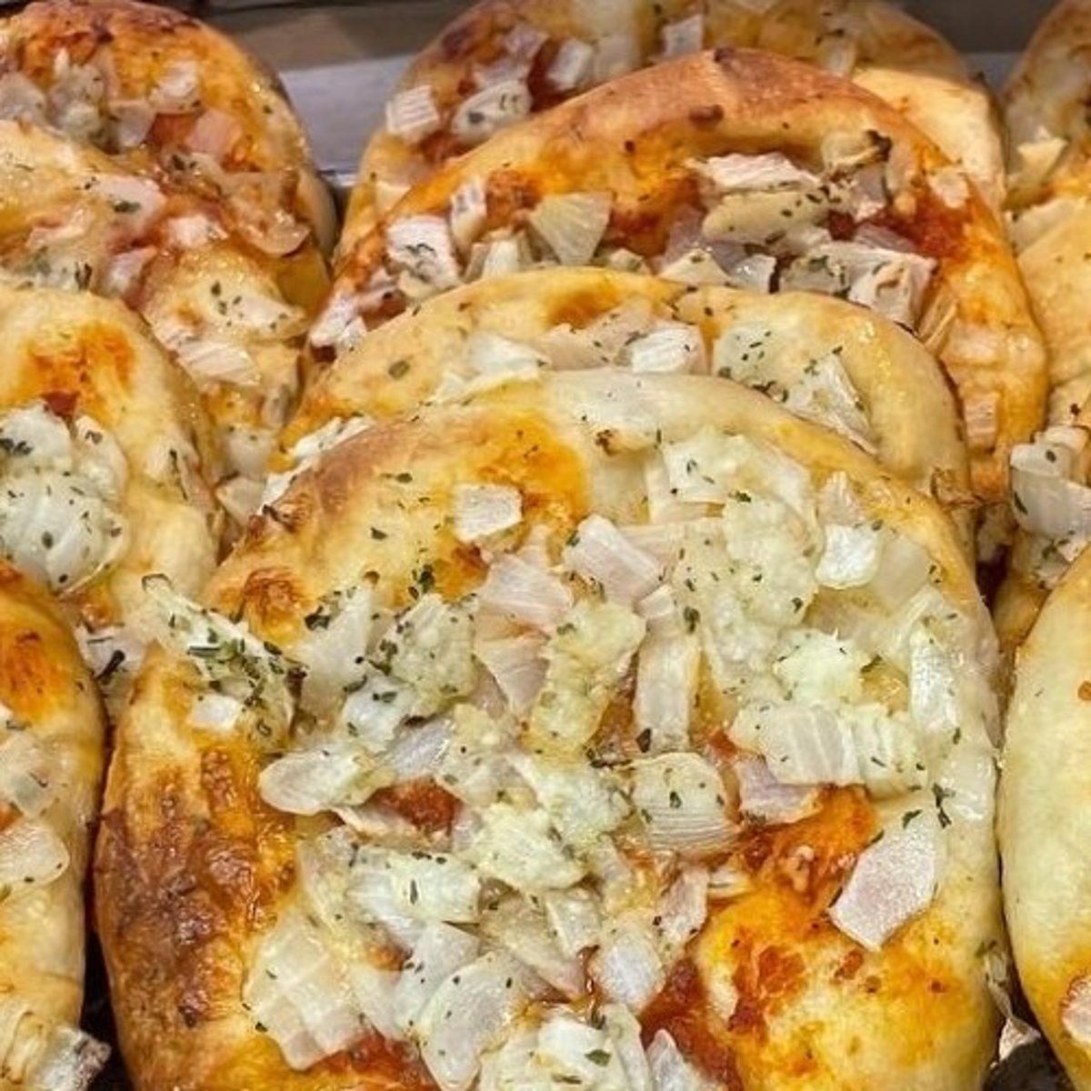 Baby Onion Pizza